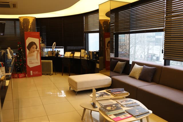 Signature Plastic Surgery Clinic 5